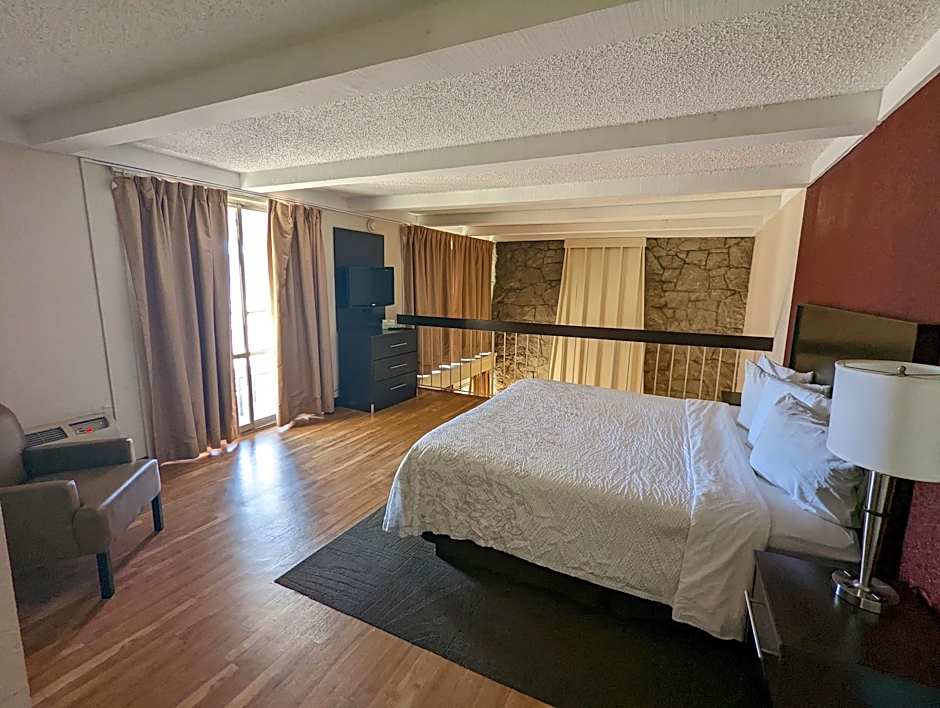 Red Roof Inn PLUS+ Wichita East