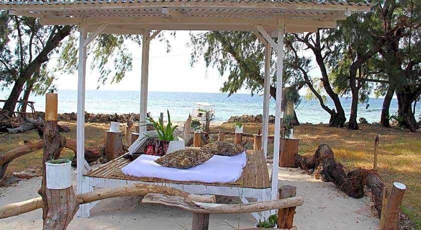 Cemara Beachfront Suite