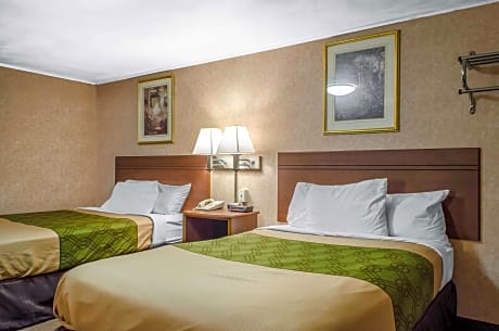 2 Double Beds Nonsmoking