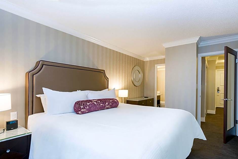 La Grande Residence at the Sutton Place Hotel