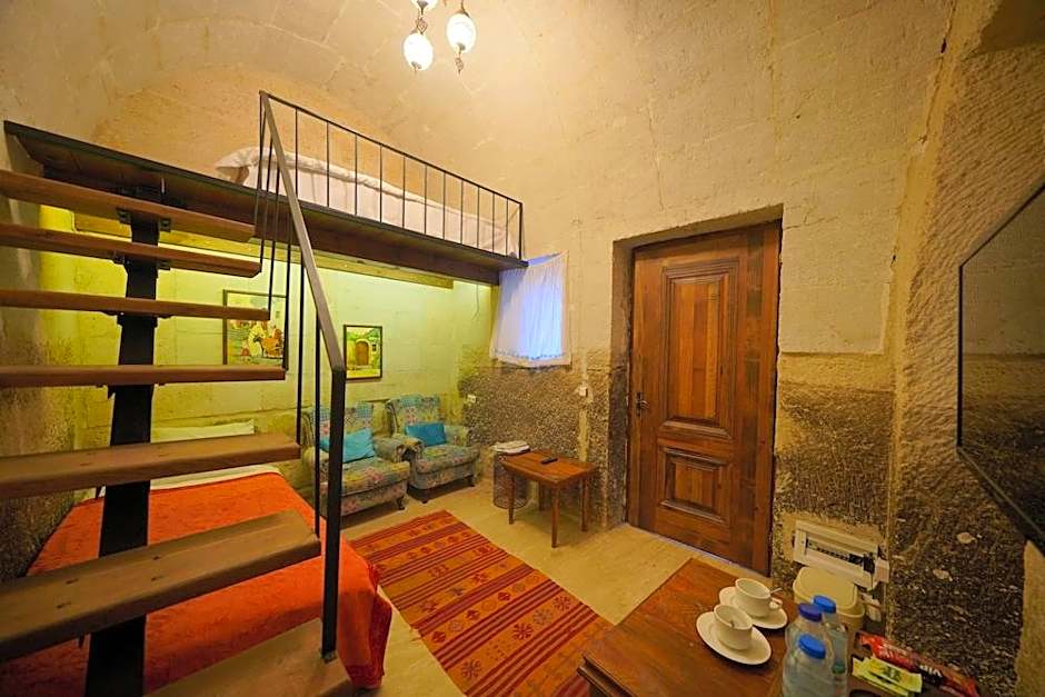 Salkım Cave House