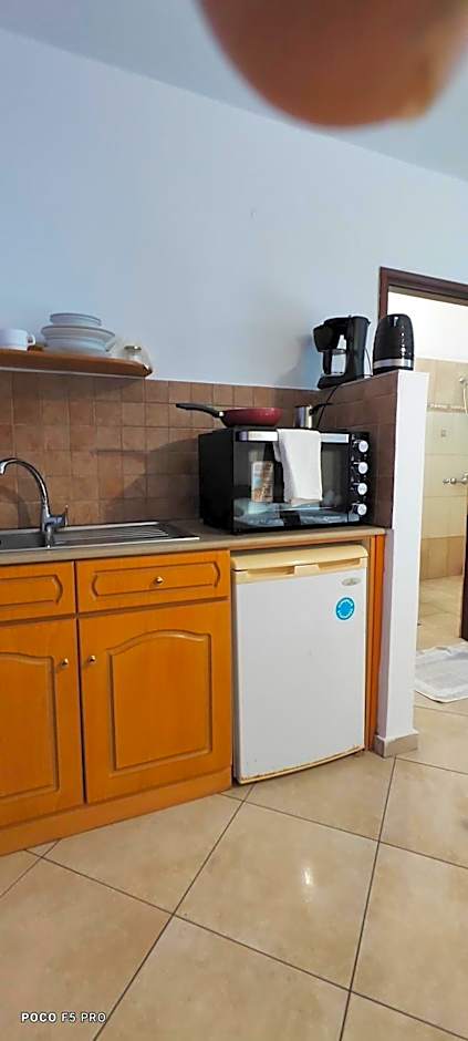 Studios by Climbing House