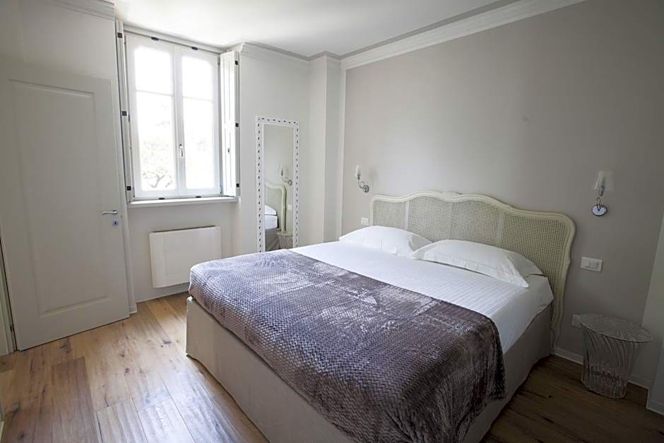 Villa Italia Luxury Suites and Apartments