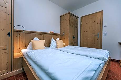 Two-Bedroom Apartment with Mountain View