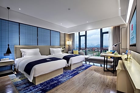 Dossen - Twin Room With City View