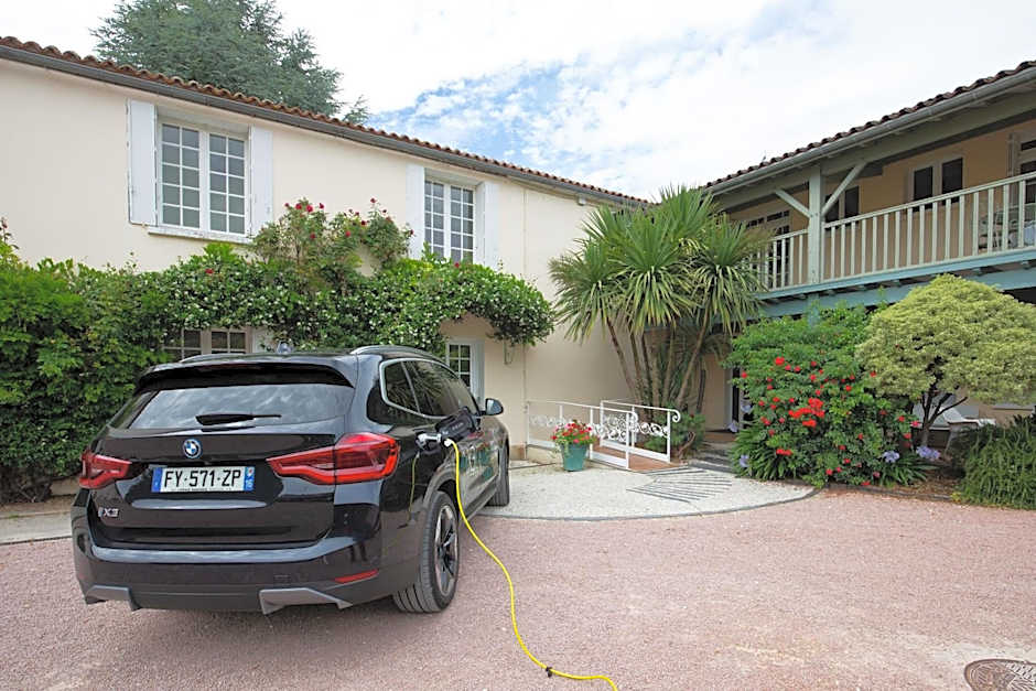 Logis Hôtel Restaurant L'Essille