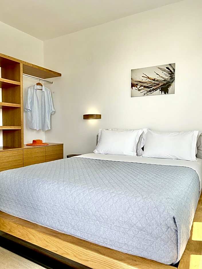 Anita Rooms & Suites Milos