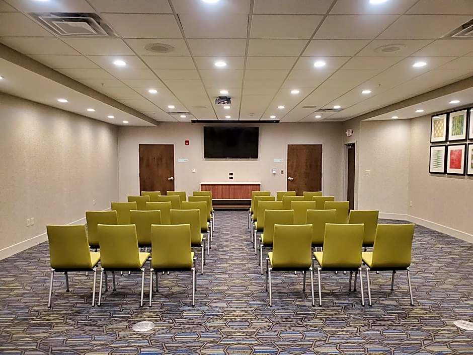 Holiday Inn Express & Suites Sandusky By IHG