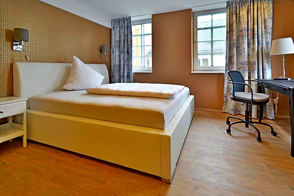 Hotel zur goldenen Sonne