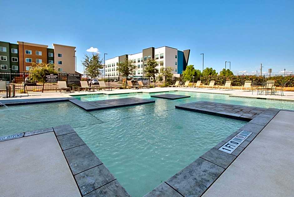 La Quinta Inn & Suites by Wyndham Lubbock Southwest