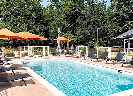 Novotel Orleans Chemins De Sologne Demeure De Campagne