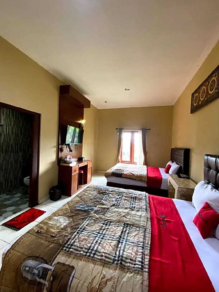 Red Chilies Hill Hotel