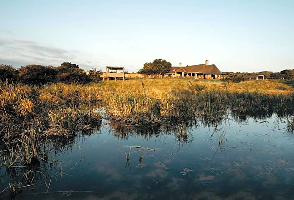 Hlosi Game Lodge - Amakhala Game Reserve