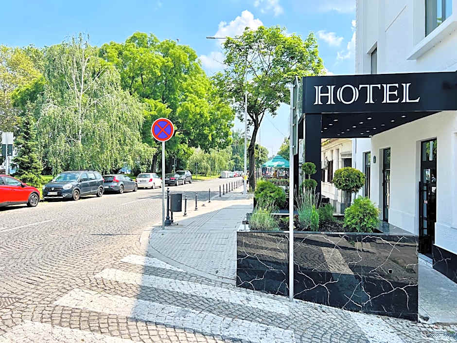 Side One Design Hotel Garni