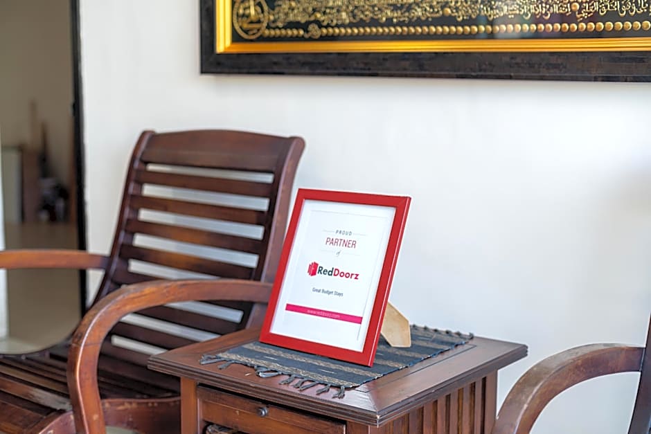 RedDoorz Syariah near Marvell City Mall 2