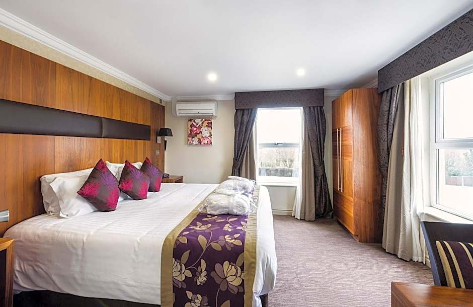 Ramada by Wyndham Cheltenham