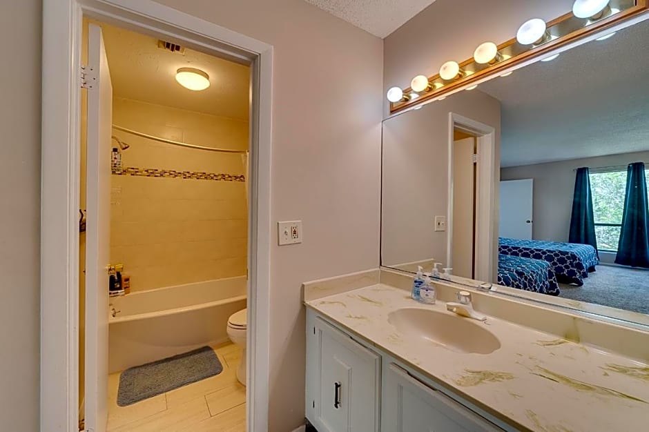 Siesta Key Beach - 2 Bedroom - 3 Beds - 3 Bathroom Duplex with Heated Swimming Pool