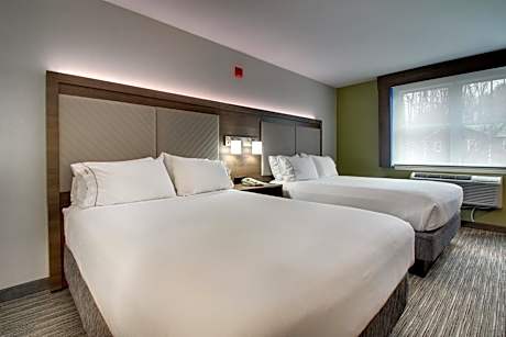 Standard Queen Room with Two Queen Beds