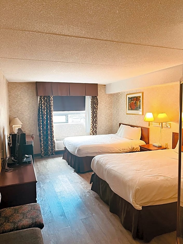 Lexington Inn & Suites Windsor