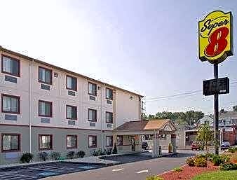 Super 8 by Wyndham York