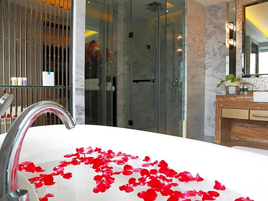 Ramada Plaza Liuzhou Liudong Hotel