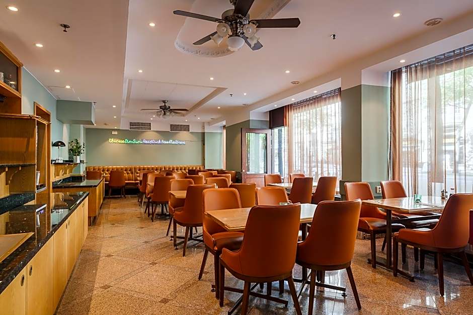 Crystal Plaza Hotel