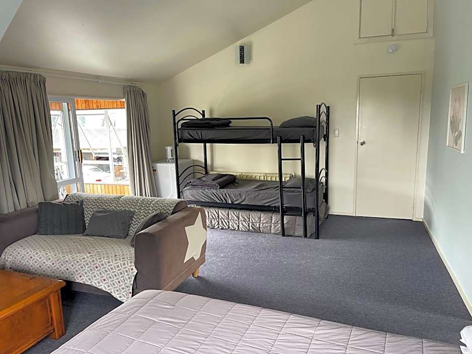 Howard's Mountain Lodge