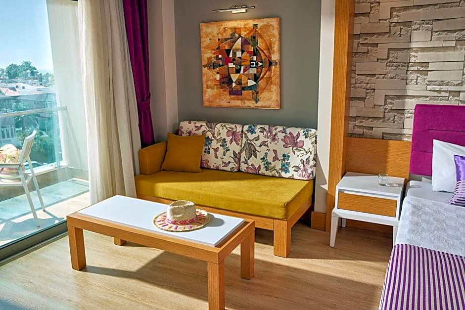 Tui Magic Life Jacaranda