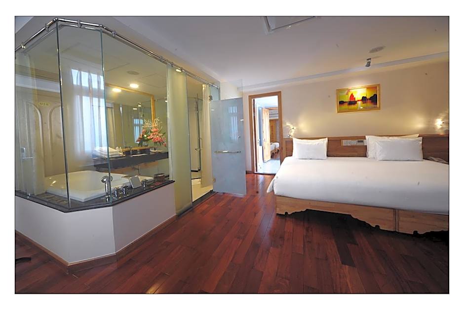 Romance Hotel