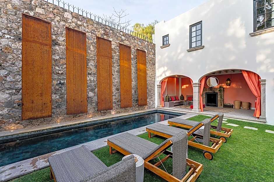 Villa Garita, 6BR Designer Villa with Heated Pool in Centro