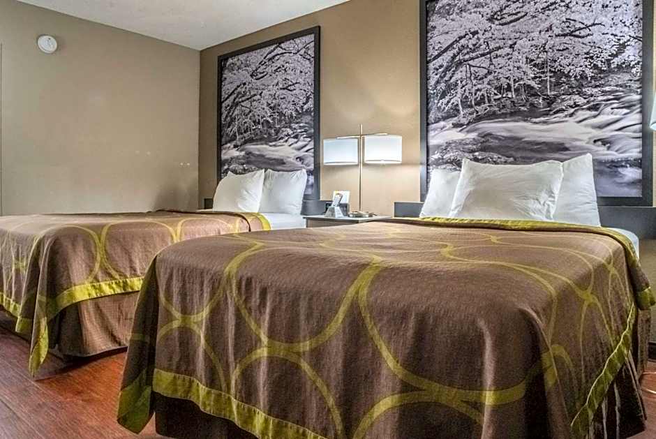 Super 8 by Wyndham Downtown Gatlinburg at Convention Center