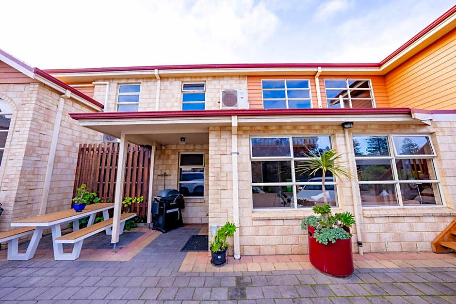 Esperance Foreshore Apartments