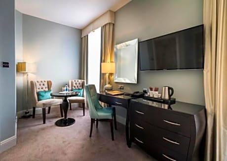 Superior Double Room with Two Single Beds - Non-Smoking