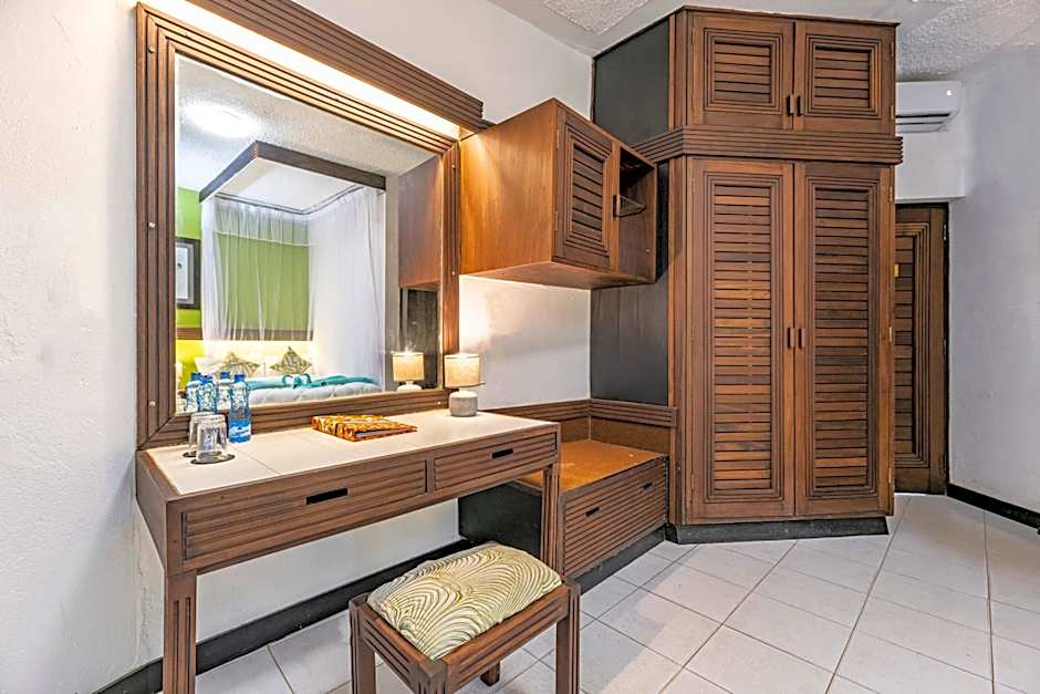 Safari Beach Hotel