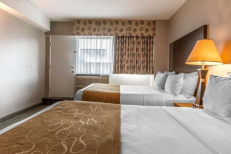 Comfort Suites Downtown