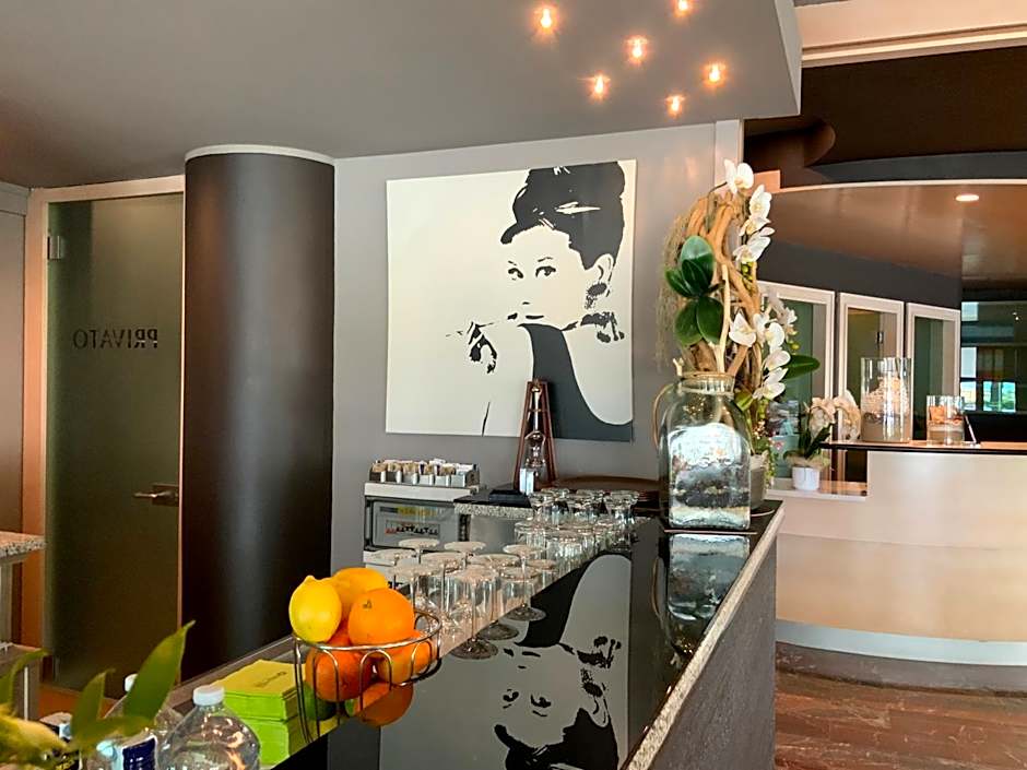 International Beach Hotel