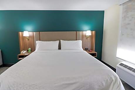 King Room - Mobility Access/Hearing Accessible