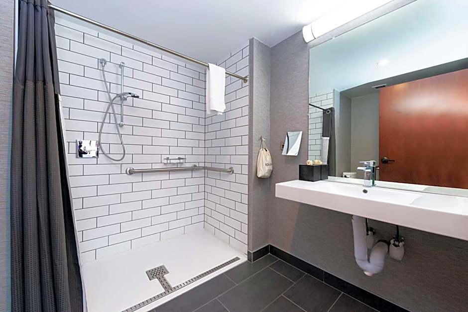 Joinery Hotel Pittsburgh, Curio Collection by Hilton