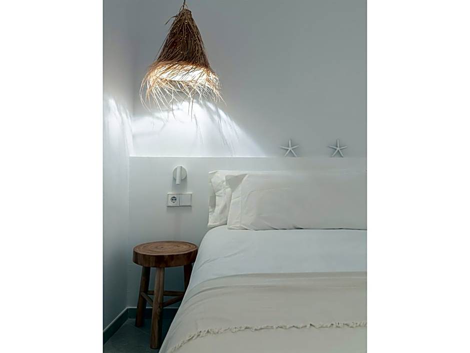 S'Enclova Petit Hotel