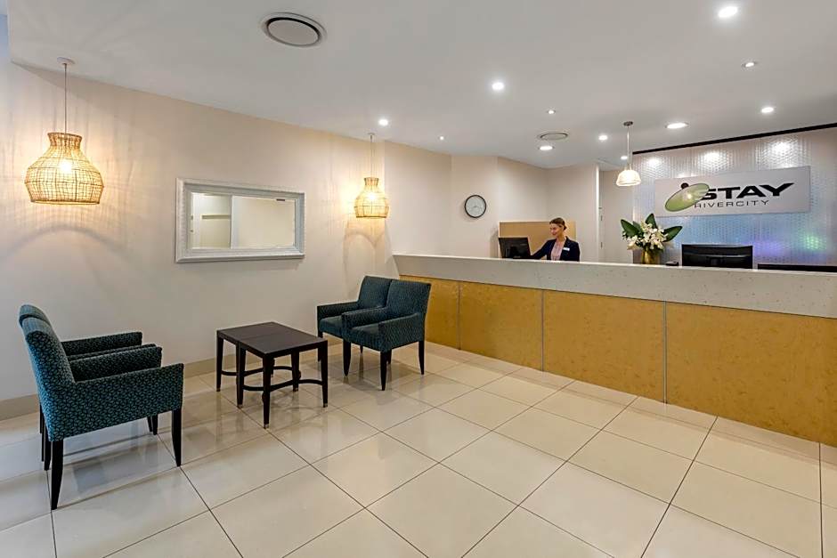 Oaks Brisbane River City Suites