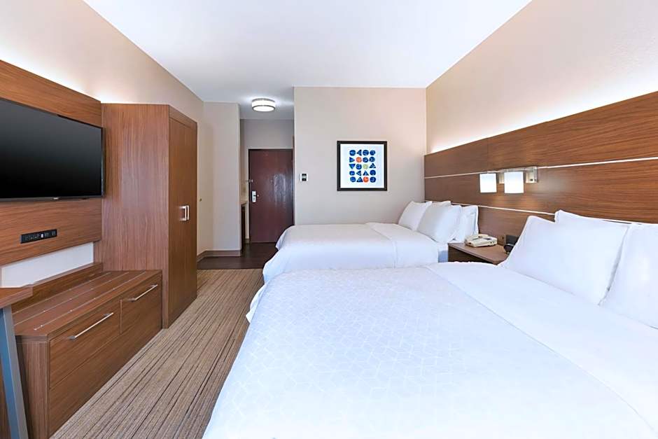 Holiday Inn Express and Suites Three Rivers By IHG