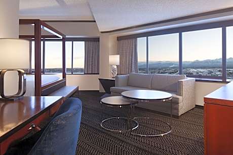 1 Bedroom Junior Suite, 1 King, Sofa bed