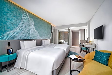 Deluxe City View Twin Room with Balcony
