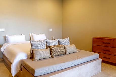 Deluxe Mountain View Room