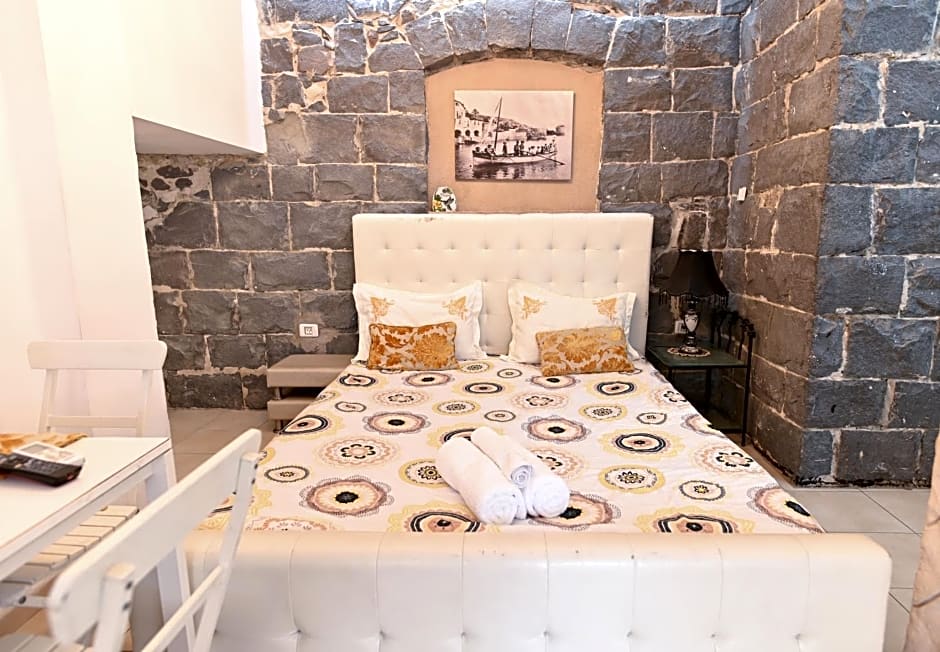 Domos Tiberias - Heated pool דומוס טבריה- בריכה מחוממת