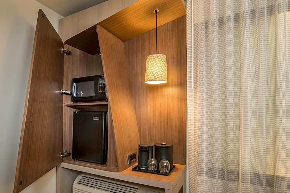 Courtyard by Marriott London