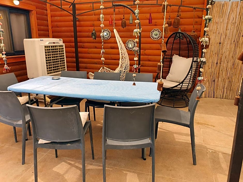 Zimmer Belev HaKikar- Dead sea