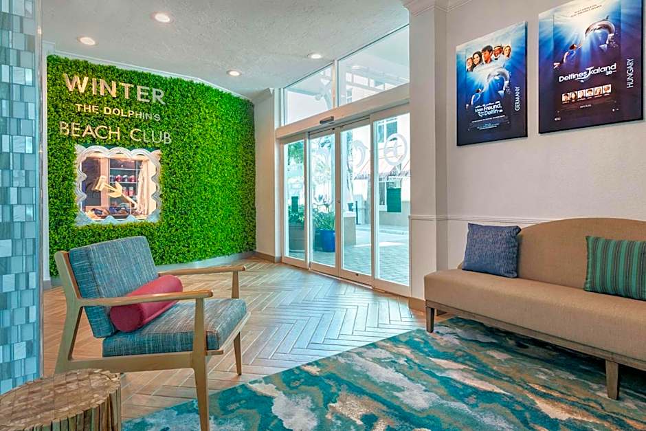 Winter the Dolphin's Beach Club, Ascend Hotel Collection