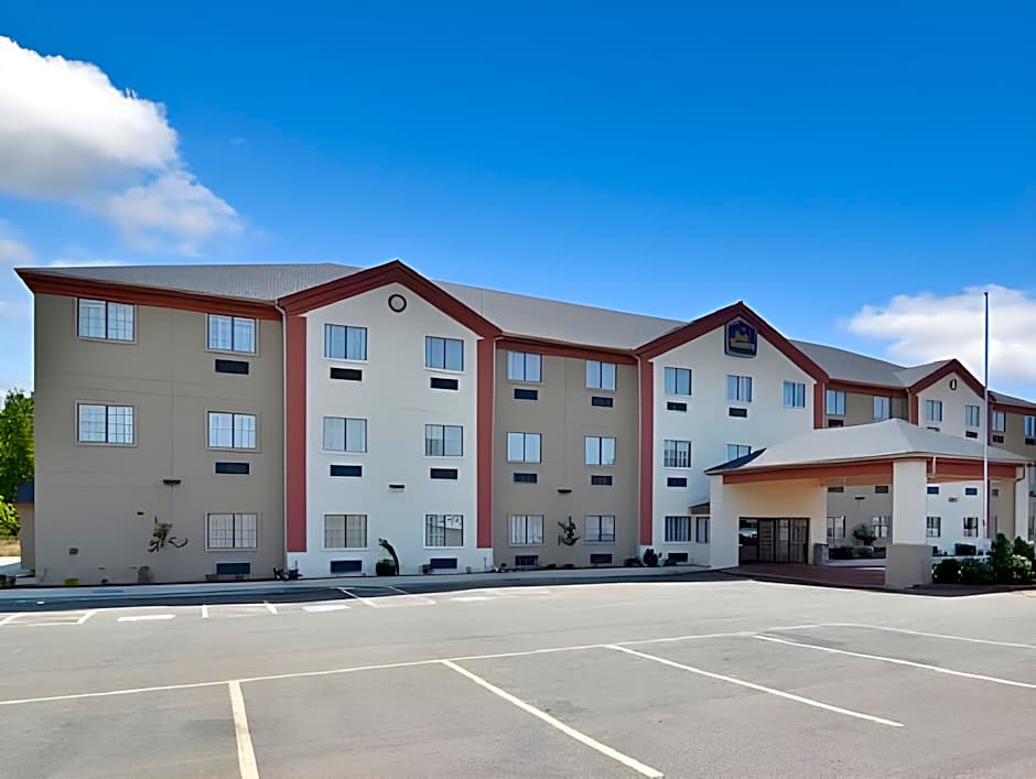 HiWay Inn Express of Broken Bow