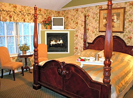 Deluxe King Suite
